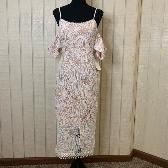 Lulu’s Entranced By You Lace Cold Shoulder Bodycon Dress, size small. NWT. - Picture 2 of 9